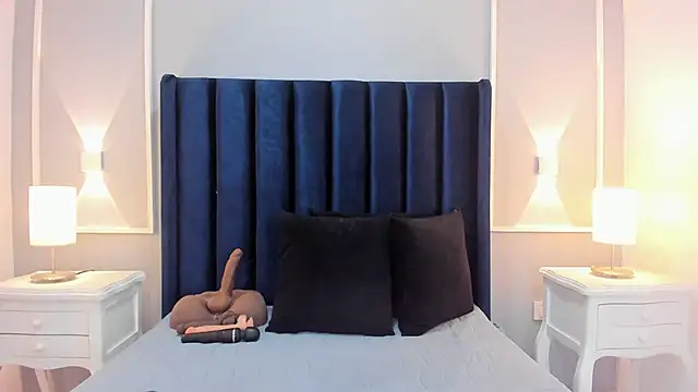 HAYLANISMITH online show from October 9, 12:31 pm