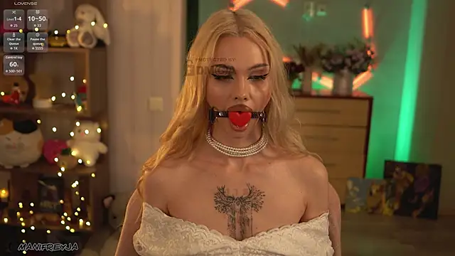 ManiFreyja online show from May 2, 9:18 pm