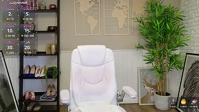 LadyLeea online show from June 6, 7:03 am