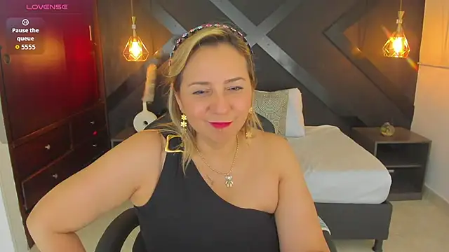 andre soto  online show from February 14, 1:51 am