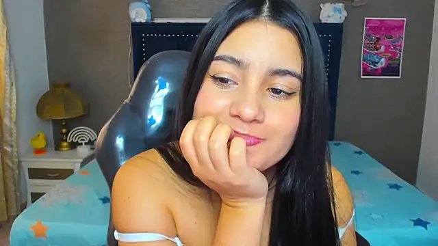 MaiteFlores online show from June 25, 3:02 pm