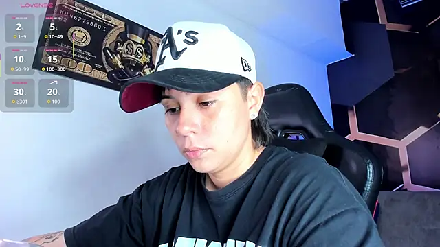 Snapshot of AbbySmiitth_ chatting on October 21, 7:18 pm AbbySmiitth online show from October 21, 7:18 pm