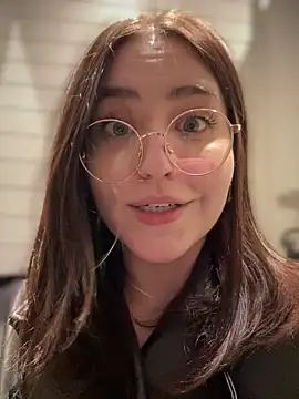 Snapshot of meow_girl chatting on October 3, 3:50 pm meow girl online show from October 3, 3:50 pm
