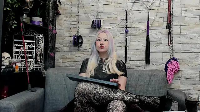 CruelMistress online show from May 1, 12:47 am