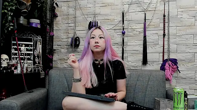 CruelMistress online show from June 6, 11:55 pm