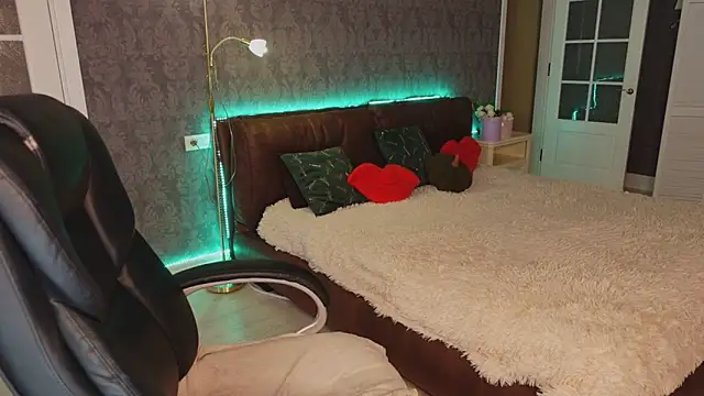 DinaCandy online show from October 14, 10:51 am