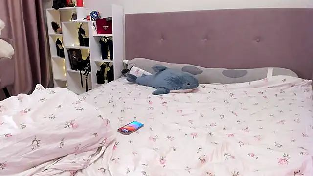 Shadow Dance online show from November 13, 3:55 pm