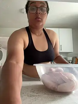 vanilla chocolate23 online show from August 4, 2:45 pm