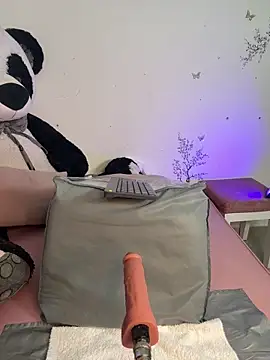 IamSteph13 online show from June 8, 4:35 am