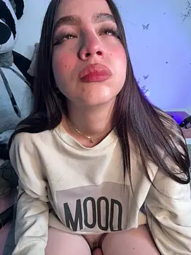 IamSteph13 online show from July 10, 4:35 am