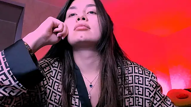 Swee Alicee online show from November 6, 7:09 pm