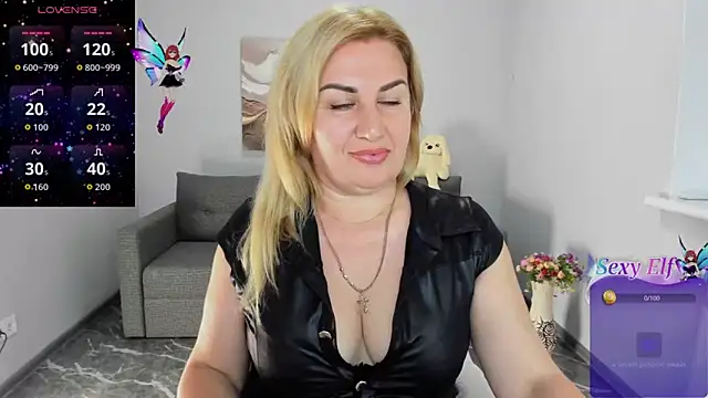 Lili Crossi online show from June 15, 5:51 am