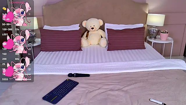 StellaGloww online show from March 18, 4:12 pm