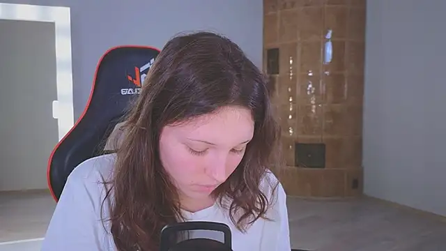 lea belle  online show from February 5, 4:54 pm