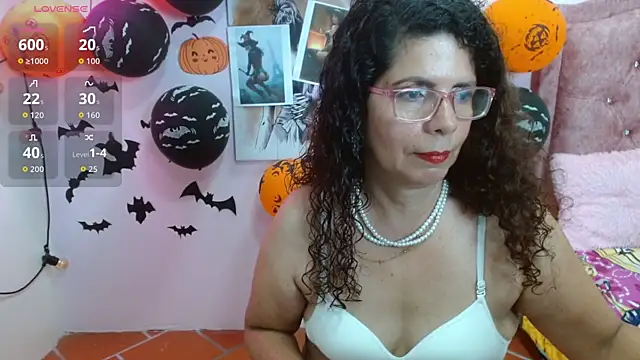 Snapshot of sila_bolum chatting on October 17, 7:50 pm sila bolum online show from October 17, 7:50 pm