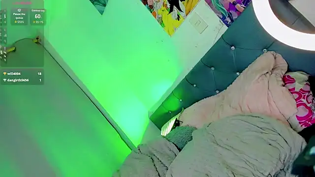 pinkscreens online show from October 30, 6:27 am