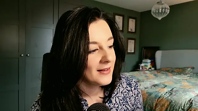 yourcassiexo online show from February 20, 10:06 am