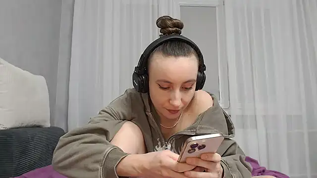 viviandaimond1 online show from February 11, 10:00 pm