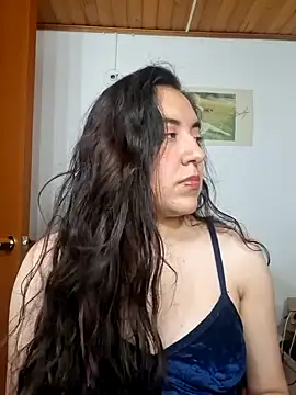 Emi chik online show from May 7, 4:28 am