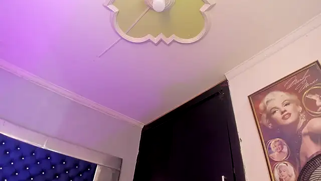 Eyleen Santos online show from July 12, 2:18 pm