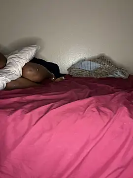 gamingcouple420 online show from April 4, 6:01 am