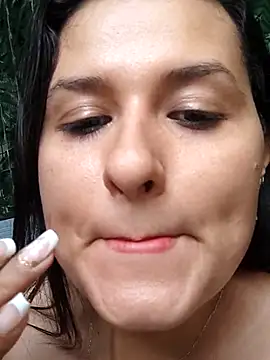 Snapshot of elena_jonees chatting on October 20, 7:50 pm elena jonees online show from October 20, 7:50 pm