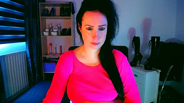 Snapshot of Sebriena chatting on December 2, 9:21 am Sebriena online show from December 2, 9:21 am