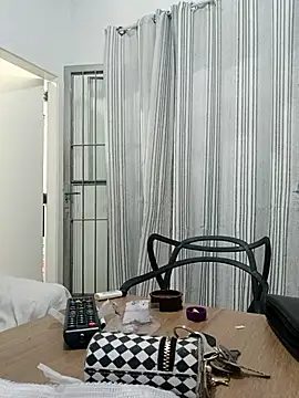 annybarros21 online show from November 9, 3:24 am