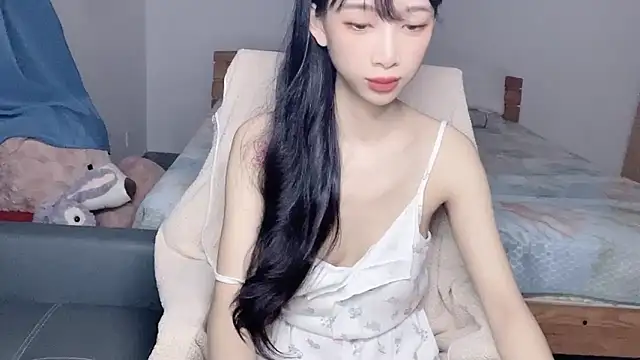 Snapshot of Lili-2 chatting on September 9, 2:17 pm Lili-2 online show from September 9, 2:17 pm