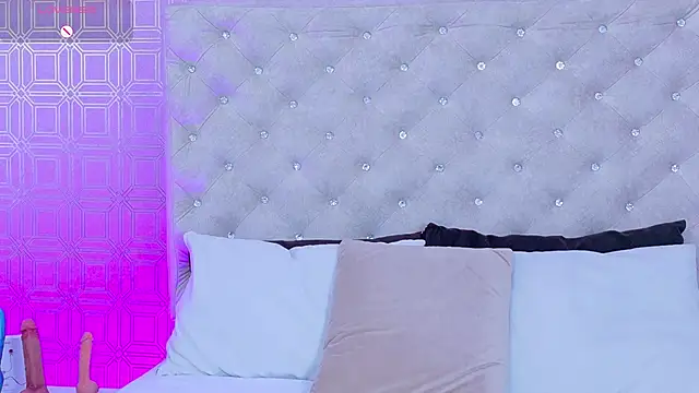 Derieri D online show from October 2, 8:25 pm