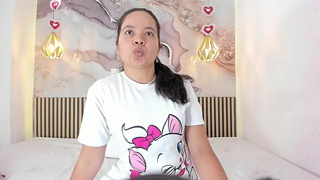 EvelynSweet1 online show from July 18, 8:22 pm