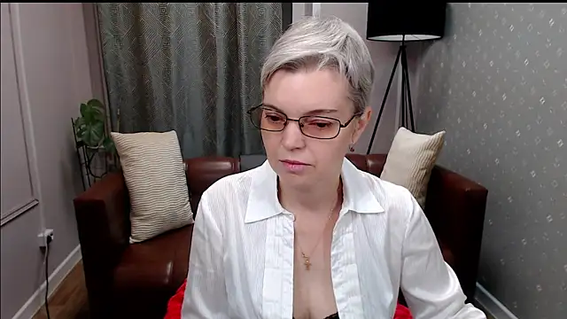 Cutie Erikaa1 online show from October 23, 2:28 am