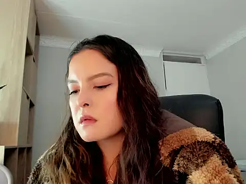AmandaCallum online show from July 19, 6:10 pm