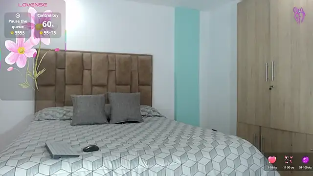 aleejhandraa online show from November 11, 9:34 pm