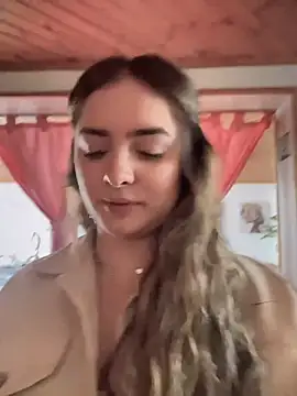 imlindapink online show from November 15, 7:04 pm