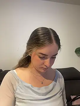 imlindapink online show from June 4, 5:06 pm