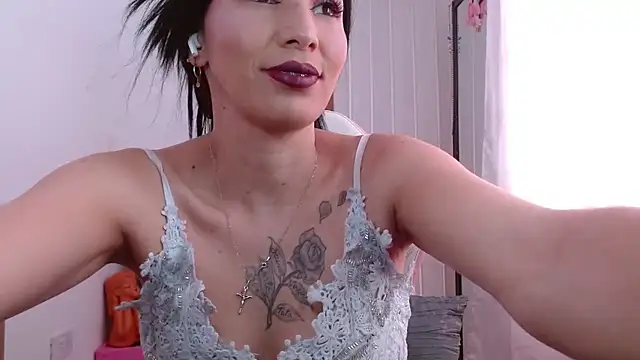 sapphiresexyhot online show from August 1, 7:49 pm