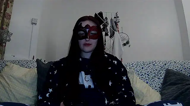 LexiSnowUK online show from January 12, 9:42 pm