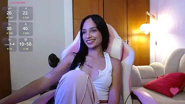 AnnitaSerna  online show from January 18, 4:31 am