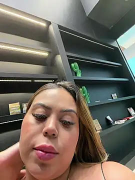 lariic online show from July 24, 6:17 pm