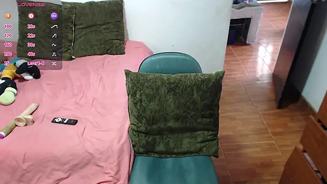 carolina linarez69 online show from February 15, 7:24 pm