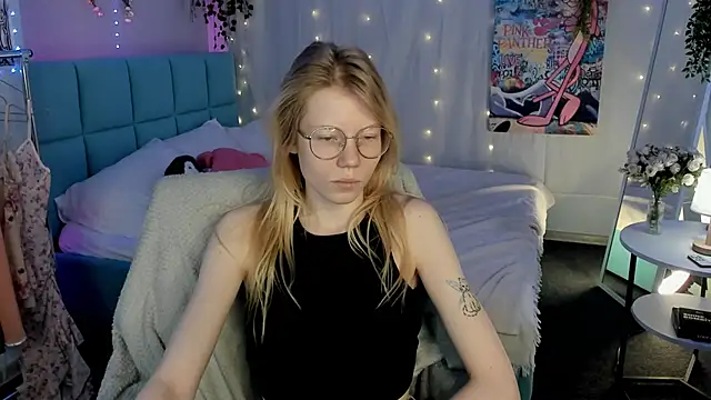 Esme Runn online show from June 27, 3:07 am