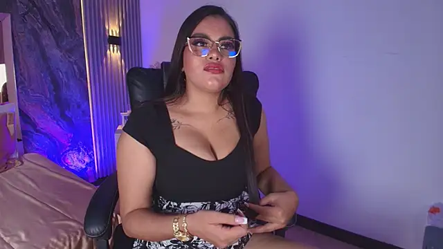 Jeen Taylor online show from October 3, 9:20 pm