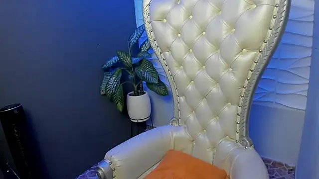 Layla 707 online show from October 2, 12:48 am