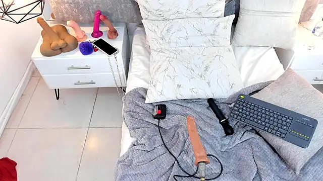 Slut Milf  online show from July 15, 7:40 pm