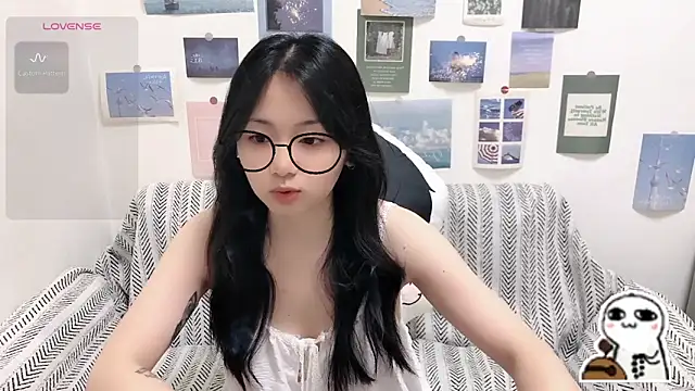 LiLiYbaby online show from June 18, 7:10 am