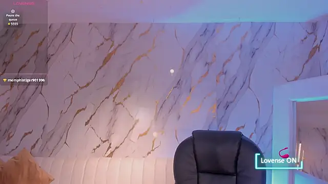 MaddisonLowe online show from October 14, 5:32 am