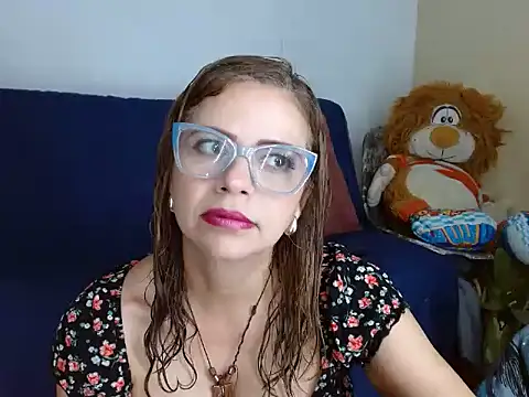  melisaa  online show from February 11, 8:10 pm