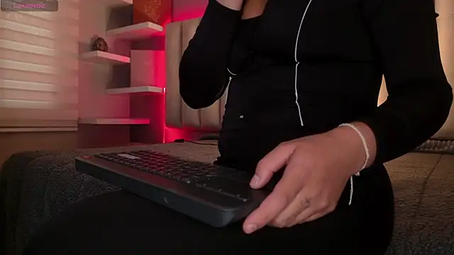Megan mooree  online show from July 21, 12:50 pm