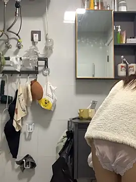 Aimeil online show from March 17, 4:44 pm